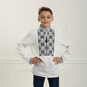 Vyshyvanka for boy, Linen white shirt for boy in Ukrainian style, Kids ukrainian embroidered blouse for boys