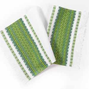 Green wedding Ukrainian towel Ryshnyk, Traditional Ukraine decor for home, Ukrainian souvenir, Embroidered Traditional Rushnyk