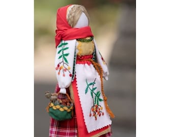 Traditional ukrainian motanka doll carrying a basked with dried berries, Ukrainian doll, Folklore dolls, Slavic doll, Handmade rag dolls