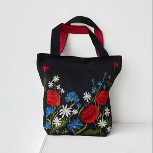 Embroidery botanical tote bag with zipper, Embroidered linen tote bag, Floral shopper bag, Floral canvas tote bag, Summer wildflower bag image 1