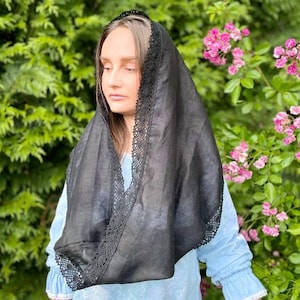 Black chapel veil, Linen infinity veil with lace, Catholic head covering, Traditional mantilla veil for church mass prayer, Handmade veil