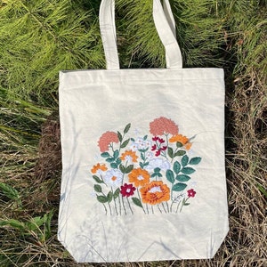 Floral embroidered tote bag, Wildflower tote bag, Floral embroidered canvas tote bag, Bag with botanical embroidery, Christmas gift for her