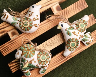 Set 3 Rustic linen Christmas decorations, Green embroidered folk birds & horse ornaments, Christmas ukrainian art decorations, Holiday decor