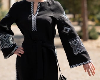 ワンピース Tachi Clothing Women's Maxi Embroidered Dress Black Embroidered Linen Kaftan Dress in Black, Flowy Kaftan Maxi