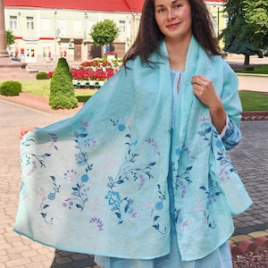 Women&#39;s embroidered mint green scarf, Floral linen scarf, Embroidered linen shawl, Boho wedding accessory, Boho women’s accessory