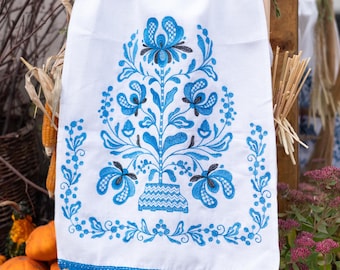 Wedding towel rushnyk with blue embroidery, Linen rushnyk, Ukrainian cloth, Rushnyk for wedding, Folk table runner, Slavic traditions