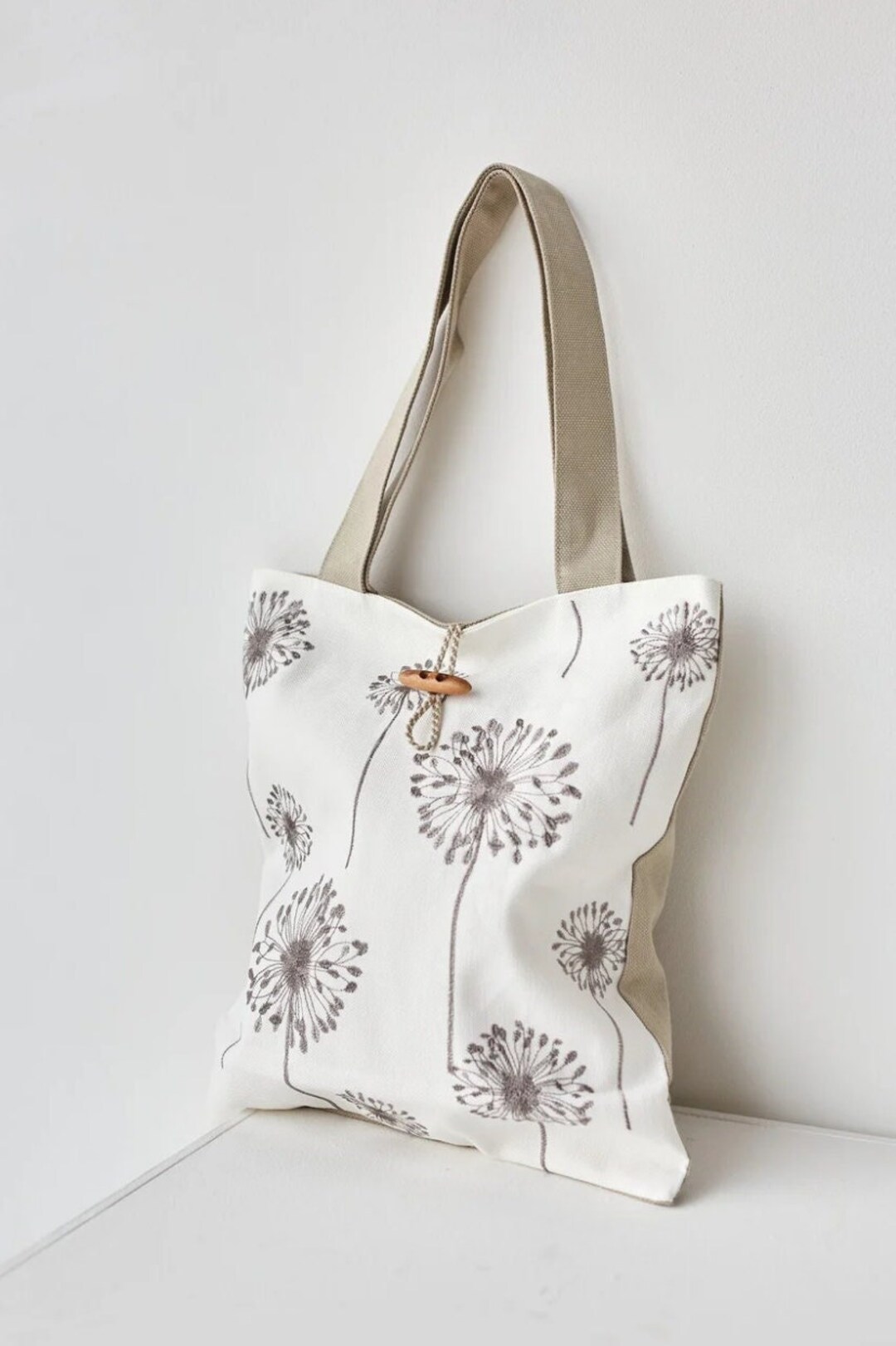 トートバッグ [Damson Madder] CANVAS TOTE BAG WITH EMBROIDERY : ECRU Damson Madder Embroidered Canvas Tote | AnthroHome