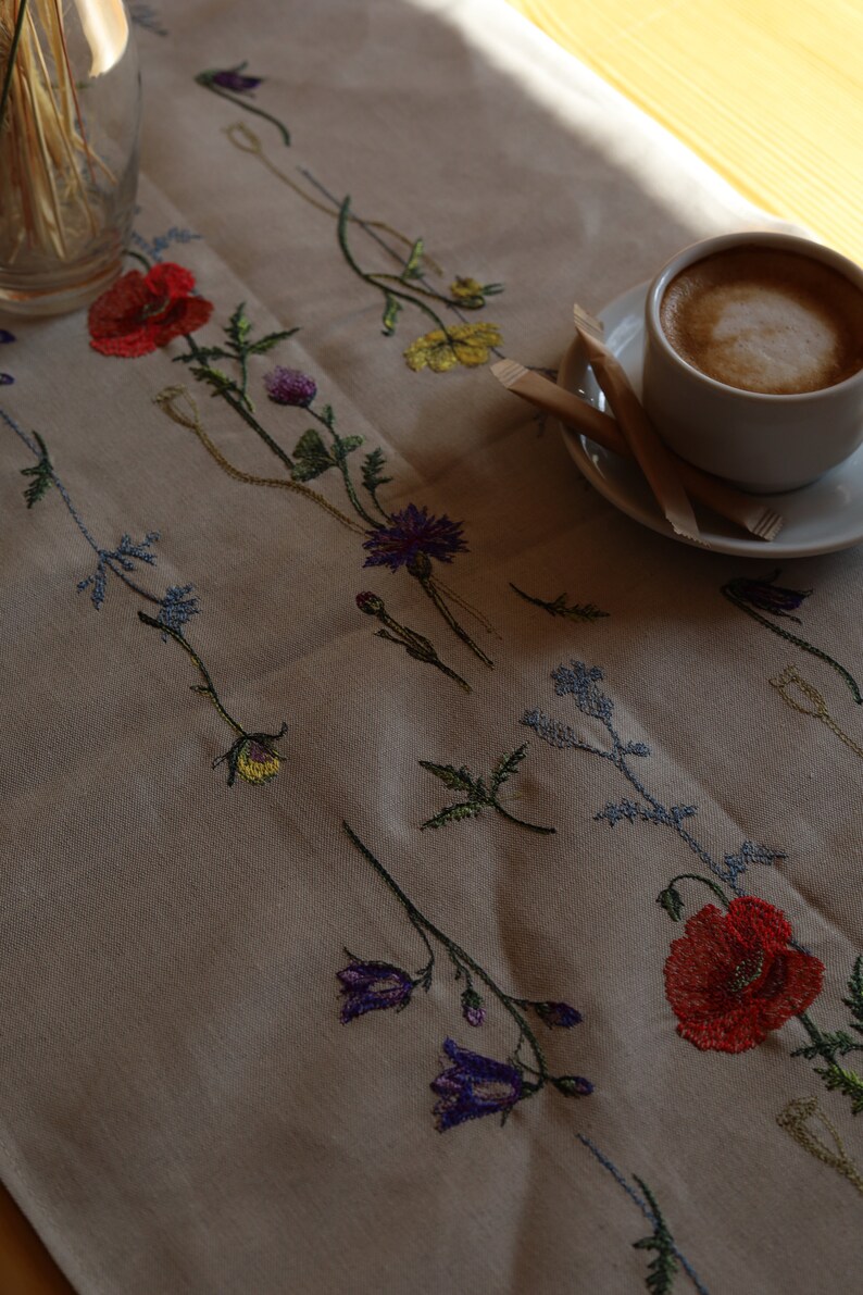 Embroidered meadow flowers napkin, Embroidered linen table runner, Spring floral embroidery table runner, Cloth napkins set of 2, 3, 4, 6, 8 zdjęcie 7