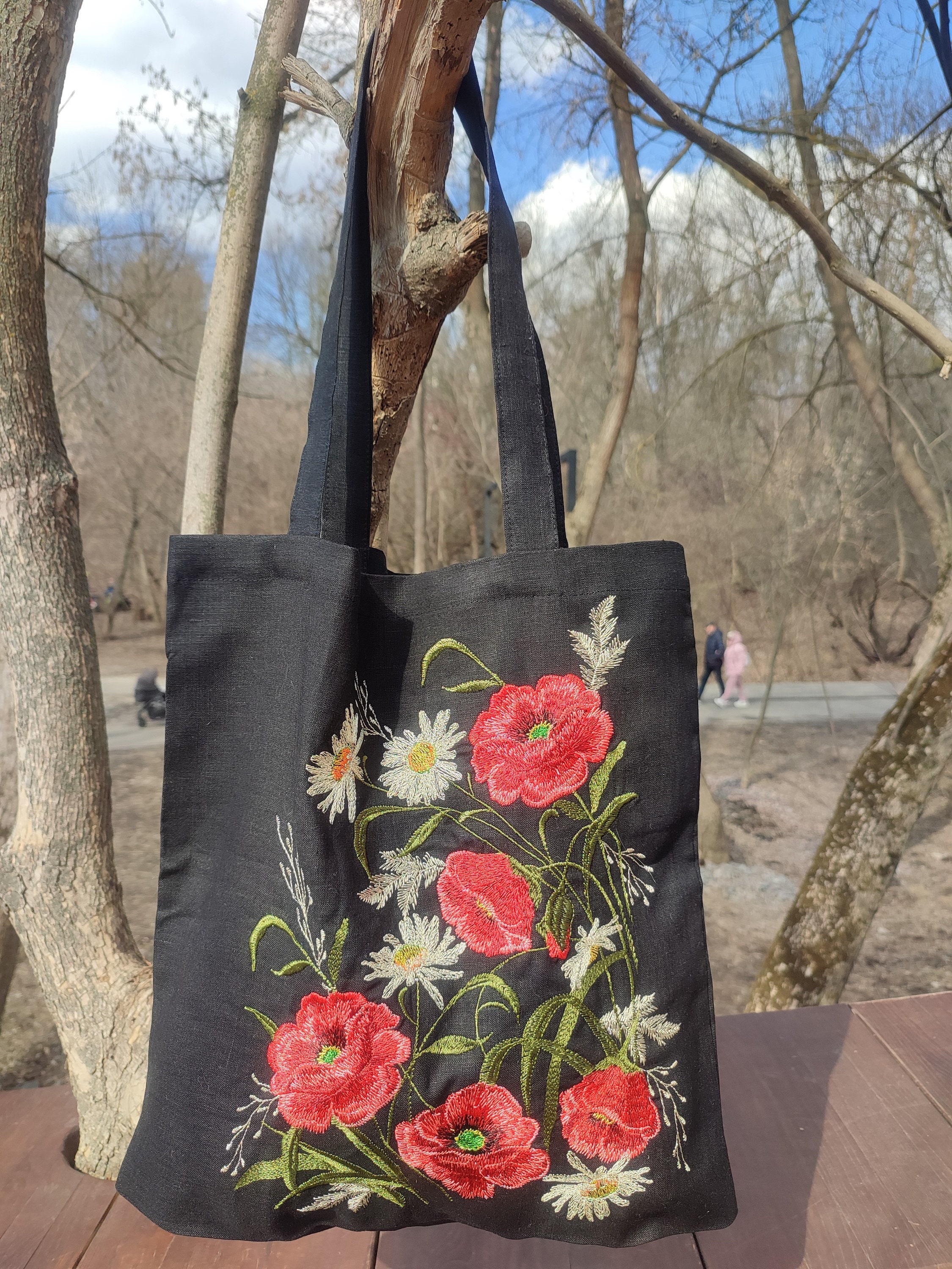 Fluffy daisy tote bag hotsell