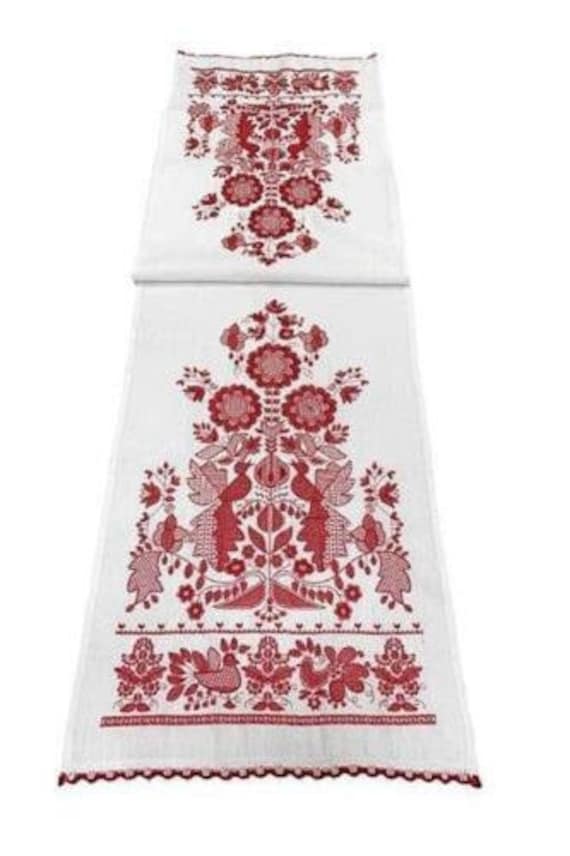 Slavic rushnyk Christmas gift Red linen rushnyk Wedding rushnyk Red table runner Tree of life embroidery Slavic Wedding Decor