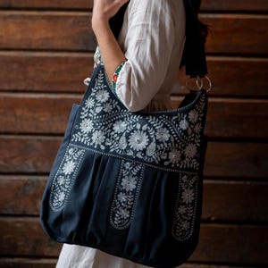 Floral hobo bag with zipper, Fabric shoulder bags for women, Boho purse bag, Embroidered bag, Hobo bag, Linen bag, Botanical handbag