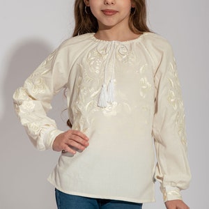 Girl peasant vyshyvanka blouse, Ukrainian linen shirt for kids, Embroidered blouse for girls, Festive top with long sleeves, Birthday gift zdjęcie 3