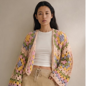 Pastel floral granny square cardigan crochet open front boho hand knit immagine 1