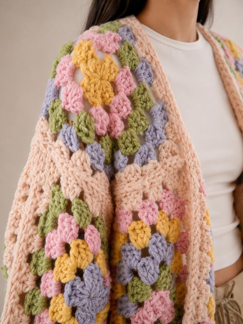Pastel floral granny square cardigan crochet open front boho hand knit immagine 5