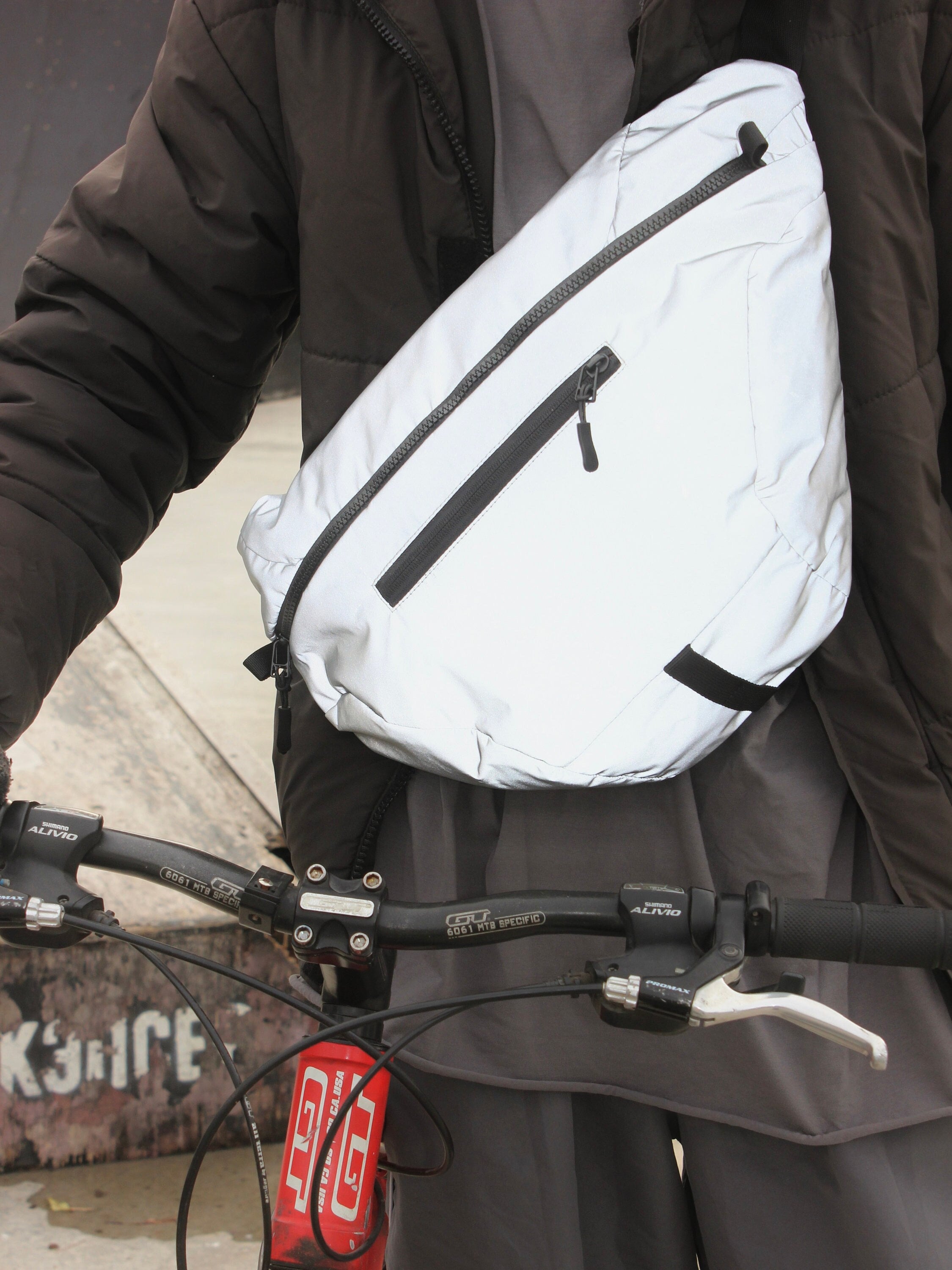 【mahagrid】23SS★ REFLECTIVE LOGO SLING BAG mahagrid】23SS☆ REFLECTIVE LOGO SLING BAG (mahagrid