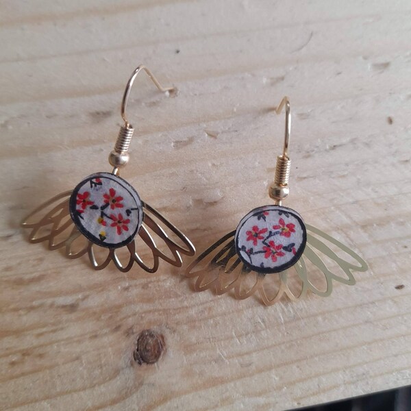 Boucles d'oreilles plastique fou