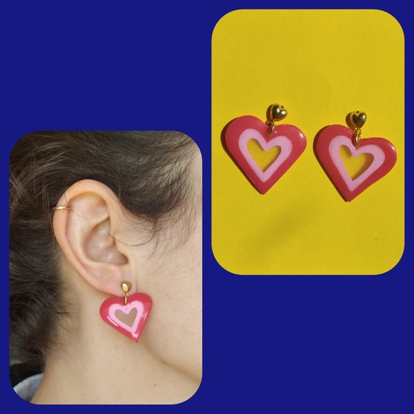 Boucles d'oreilles coeurs, en "plastique fou" (shrink plastic), roses et rouges