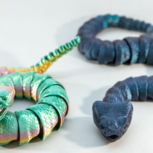 Articulated Rattlesnake - Fidget Toy - Stress Toy - WORKING RATTLE! - Etsy