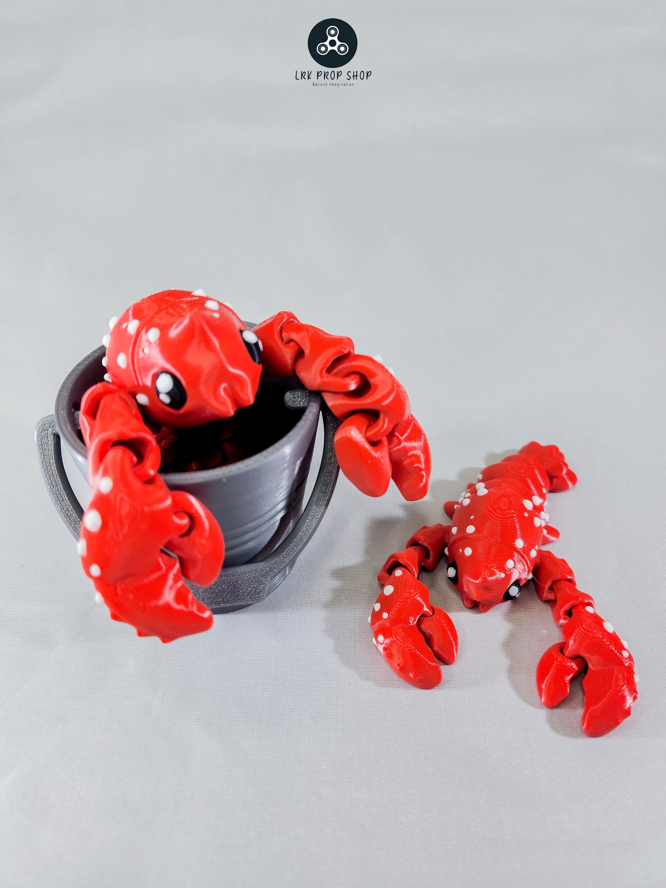 3Dプリントされたバケツ付き関節式ロブスター：デスクで遊ぶおもちゃ 