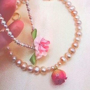 ブライダルギフト ピンクパールネックレスと花、母娘の花、花とピンクパール、ママと娘への誕生日プレゼントパール2個