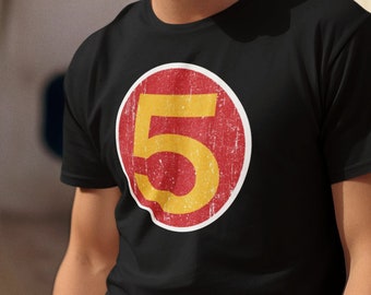 Classic Speed Racer Number 5 in Red Vintage Circle T-shirt