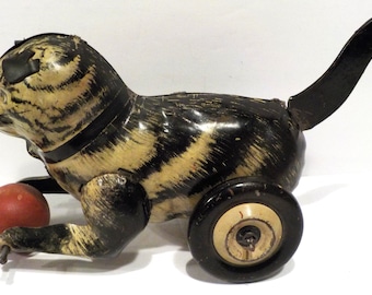 Antique Vintage Marx Tin Litho Wind Up Cat With Ball Toy