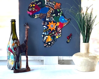Art mural africain en tissu, bois sculpté à la main, recouvert d&#39;un collage de tissu 14 x 17 po. Souvenir Safari voyage Atelier pour personnes sourdes et handicapées autosuffisantes