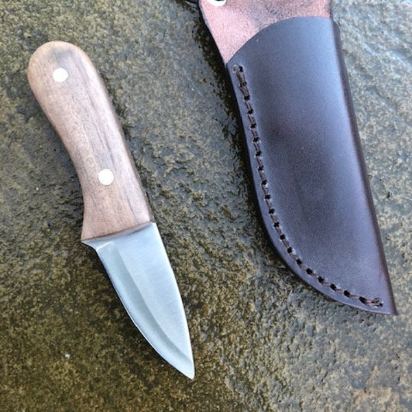 Nice neck Knife - filework on the spine - Walnut handle with 01 carbon blade