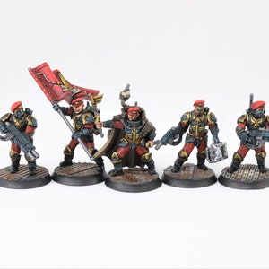 Runds' Company Commander + Commando Bodyguard - Sci-fi Guardsmen Company Command Squad + 28 mm aangepaste bases - Sci-fi Custom Guardsmen.