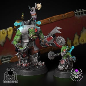 Da Pain Fixa, Mad Ork Medic - Custom Ork Miniature Kit + Assistant + Custom Bases - Sci-fi Space Ork Model for Sci-fi Wargames.