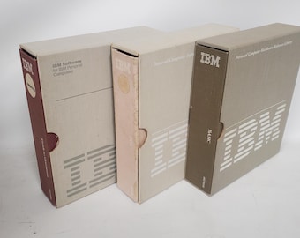 Conjunto de software IBM Basic DOS y guía de operaciones (modelos 6025000 y 6025010) de 1982 y 1983.