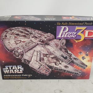 Rompecabezas Milton Bradley Puzz3D del Halcón Milenario de Star Wars (857 piezas, 1995)