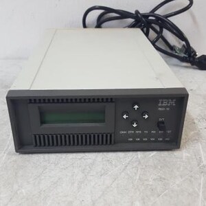 Zabytkowy zewnętrzny modem dial-up IBM 7855-10