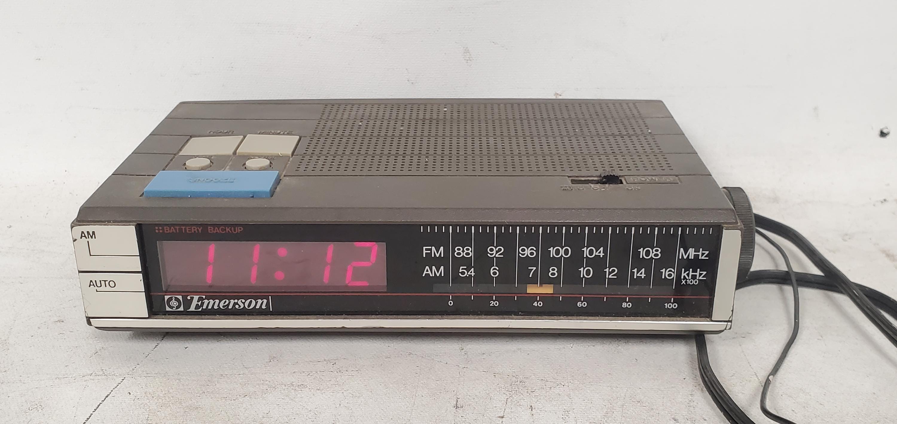 Vintage Emerson RED5510A Digital AM/FM Alarm Clock Radio - Etsy