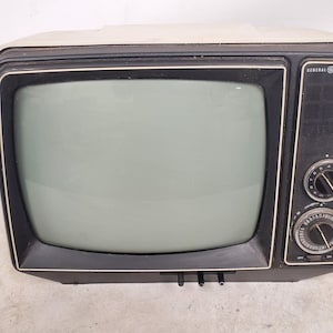 Retro Gaming General Electric SF2402VY 12&quot; CRT Television Monitor Power Issue