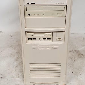Vintage Gaming High Point HPT370/372 Intel Pentium 4 1.8GHz Computer No HDD