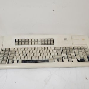Teclado mecânico vintage IBM Modelo M 1390876 XT com teclas faltando, 1987