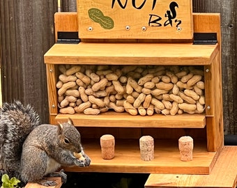 Wood Squirrel feeder “The Nut Bar”