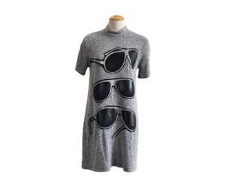 Stretch Grau Rollkragen Cooles ARTSY Sunglass T-Shirt Kleid