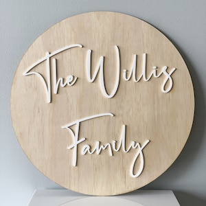 Segno cognome famiglia / Matrimonio / Segno di legno / Regalo di fidanzamento / Nome di famiglia personalizzato / Segno di casa / Placca rotonda 3D tagliata al laser