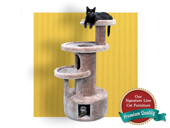 Enclosed cat clearance tree