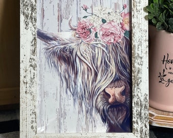 Jolie enseigne florale Highland Cow | Art encadré en détresse rustique | Décor de style ferme | Décor de cuisine | Plateau de niveau | Vache laitière