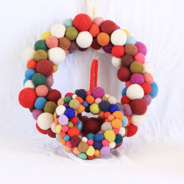 Felt Ball Christmas Wreath // Multicolored Felt Ball Wreath // White Felt Ball Wreath // Felt Ball Wreath White // Felt Wreath Multicolored