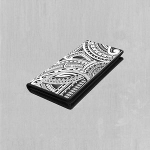 Carteira feminina de duas dobras com fecho de pressão com padrão tribal preto e branco da tribo antiga