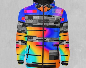 Può includere: Una giacca con cappuccio colorata con chiusura a zip. La giacca ha uno sfondo nero con un motivo arcobaleno e un effetto glitch.