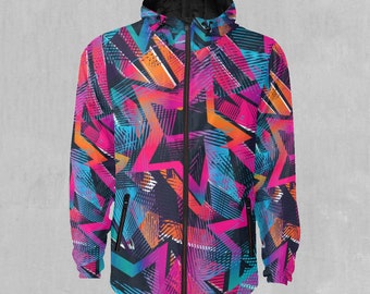 Può includere: Una giacca nera con cappuccio con un motivo geometrico colorato con stelle e linee rosa, blu, arancioni e bianche.