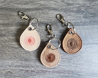 刺繍入りおっぱいキーホルダー