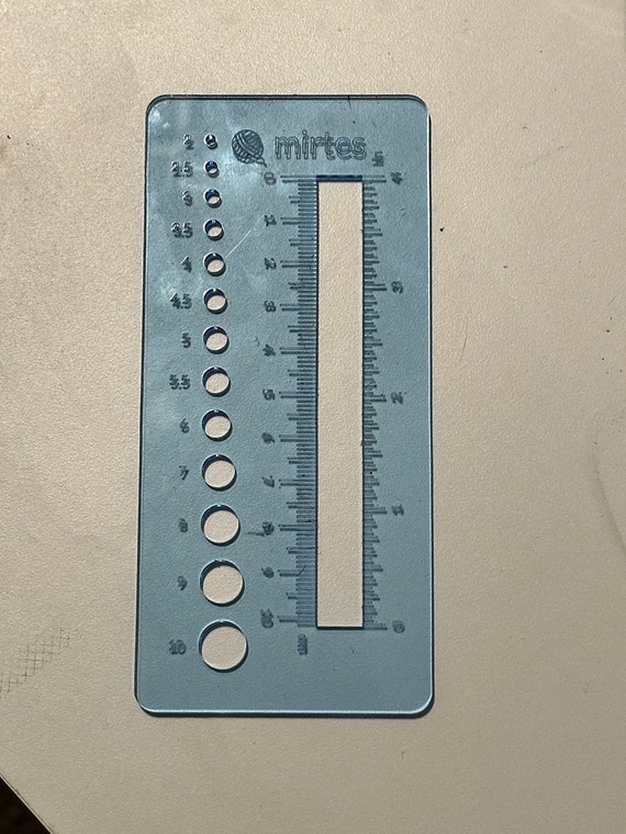 Gauge ruler knitting and crochet tool