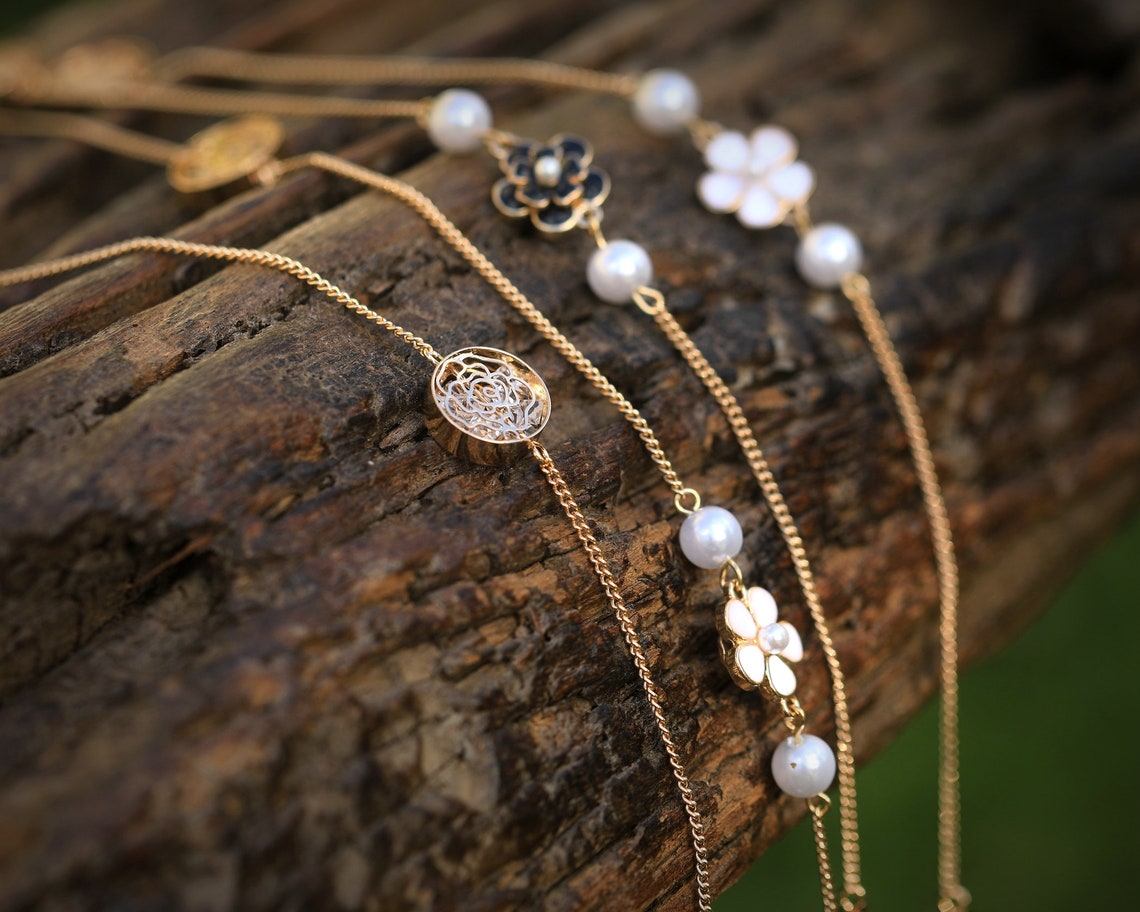 Long necklace jumper Chain False Pearl White Flower