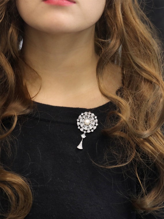 Broche Ou Pendentif Art Nouveau - Fleur En émail Vert Avec Perle De Jade - Style Vintage - Neuf Sans Emballage